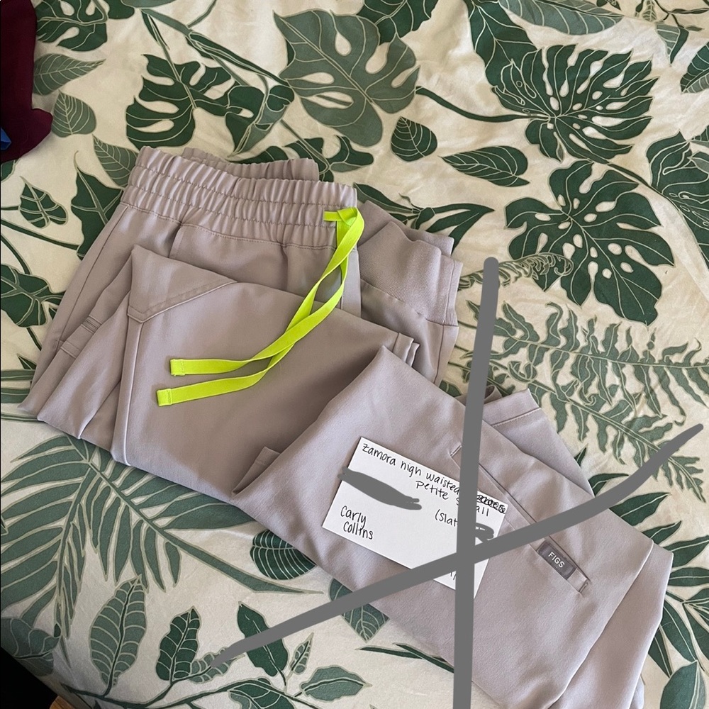 Figs size small High waisted petite Zamora joggers in “slate”